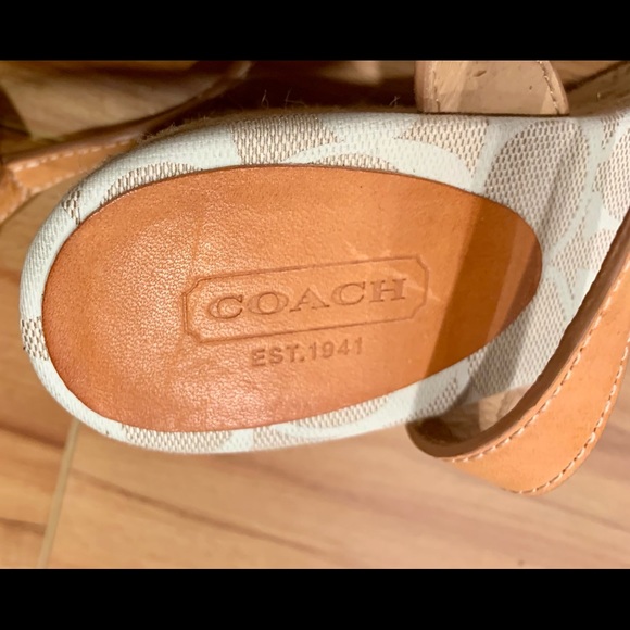 (AUTHENTIC!) COACH round-toed summer wedges. - Picture 7 of 7